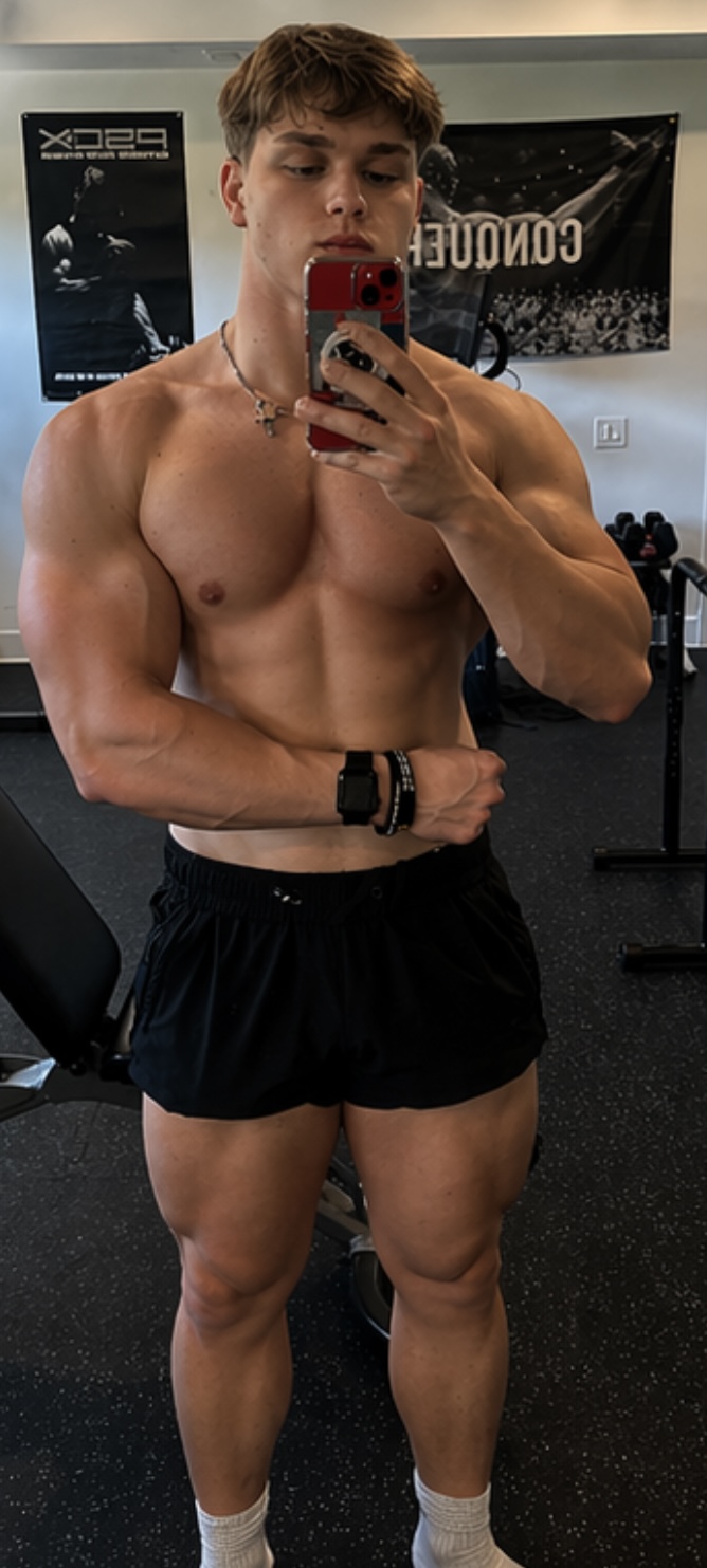 TFTL coach physique — built in 2 years at 18 years old